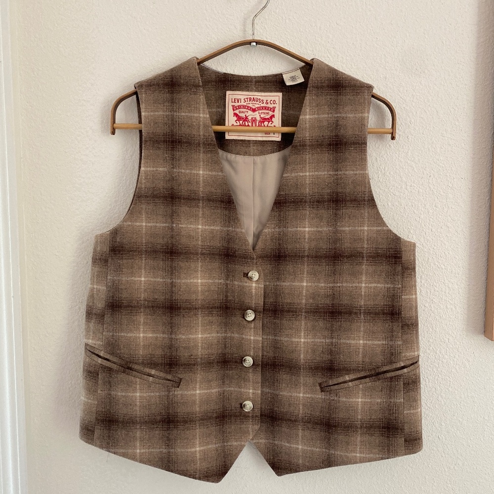 Rare • Levi's Women's Plaid Vest